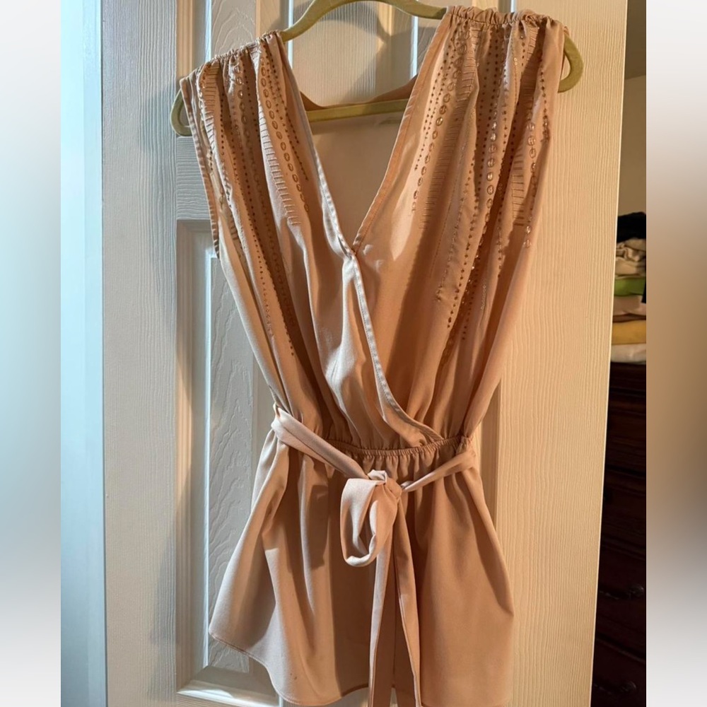 Elegant Beige Sleeveless Dress